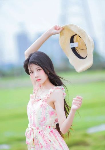 医生隔着内裤揉弄护士视频