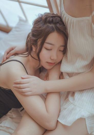 亚洲性人人天天夜夜摸