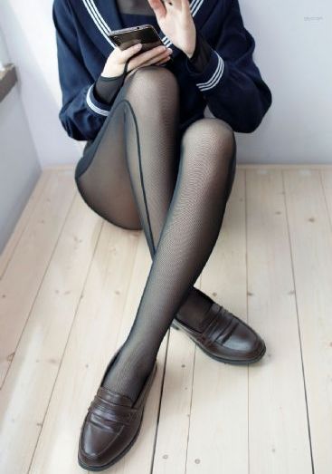 女大学生沙龙室3