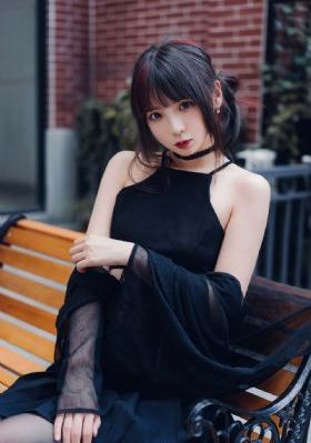 丰满寂寞的少妇老师