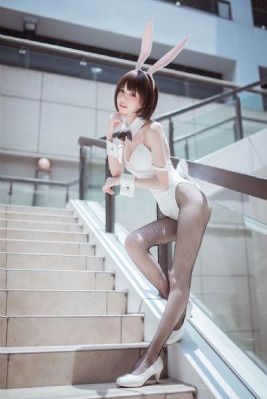 秋山祥子